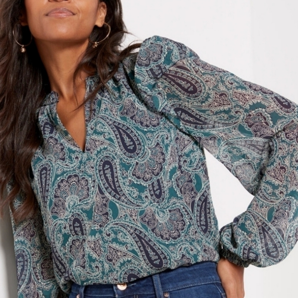 Evereve Adjustable Neck Paisley Blouse Size Medium